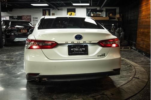 White 2019 Toyota Camry Hybrid
