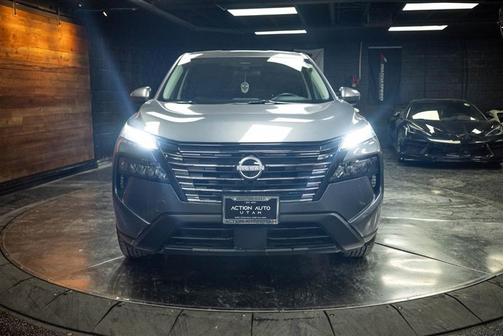 Gun Metallic 2025 Nissan Rogue SV