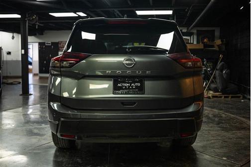 Gun Metallic 2025 Nissan Rogue SV
