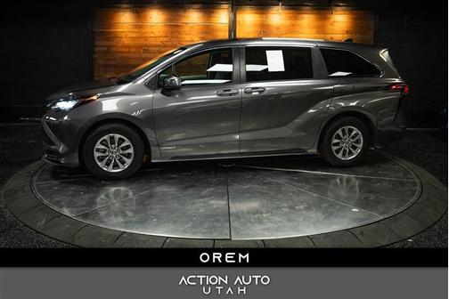 2021 Toyota Sienna LE