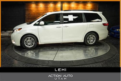 2017 Toyota Sienna XLE