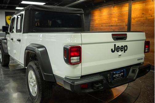 2020 Jeep Gladiator Sport
