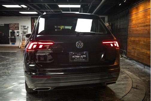 Deep Black Pearl Effect 2019 Volkswagen Tiguan 2.0T S