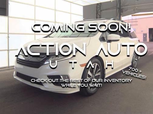 White 2019 Honda Odyssey Elite