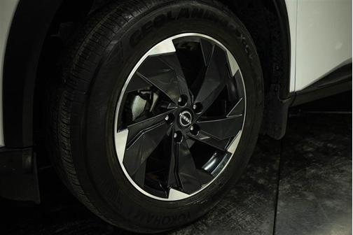 Everest White P 2024 Nissan Rogue SV