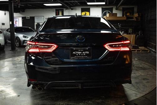 2021 Toyota Camry Hybrid XSE