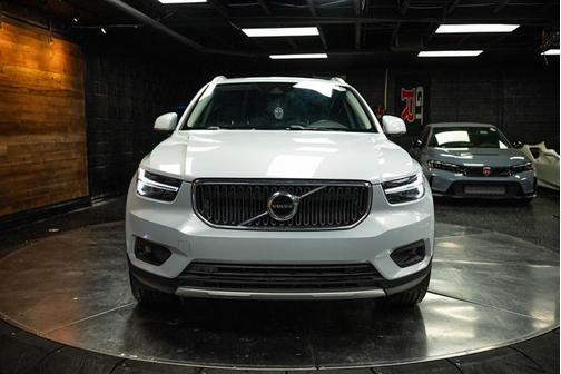 2021 Volvo XC40 T4 Momentum