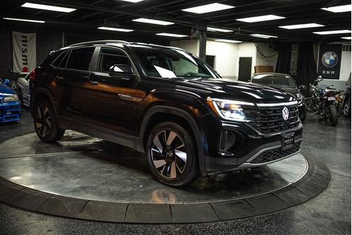 2024 Volkswagen Atlas Cross Sport 2.0T SE w/Technology