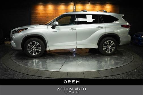 2021 Toyota Highlander Hybrid XLE