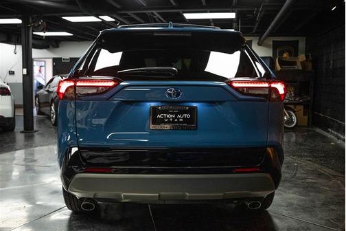 2022 Toyota RAV4 Hybrid SE