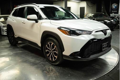 2023 Toyota Corolla Cross Hybrid SE