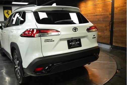 2023 Toyota Corolla Cross Hybrid SE