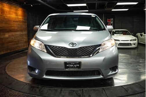 2015 Toyota Sienna LE
