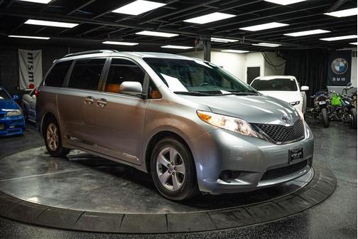 2015 Toyota Sienna LE