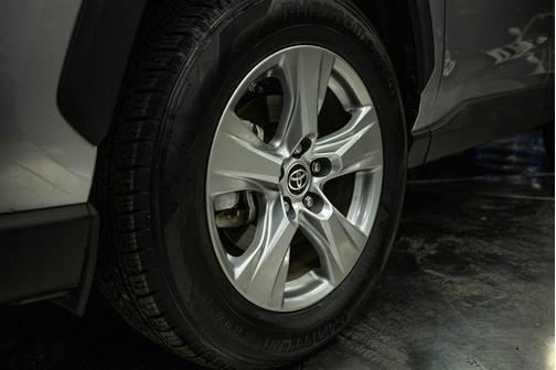 2022 Toyota RAV4 Hybrid LE