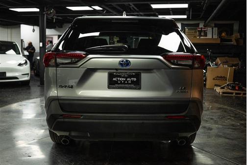 2022 Toyota RAV4 Hybrid LE