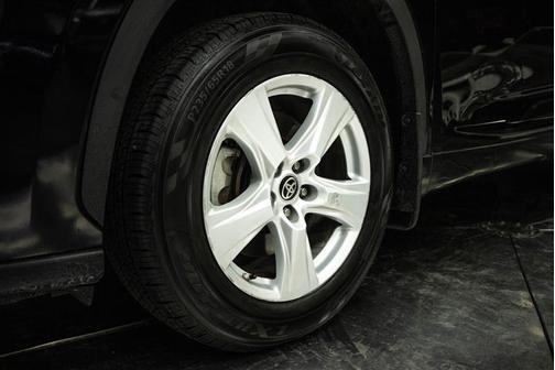 Black 2021 Toyota Highlander LE