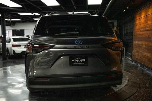 2023 Toyota Sienna XLE