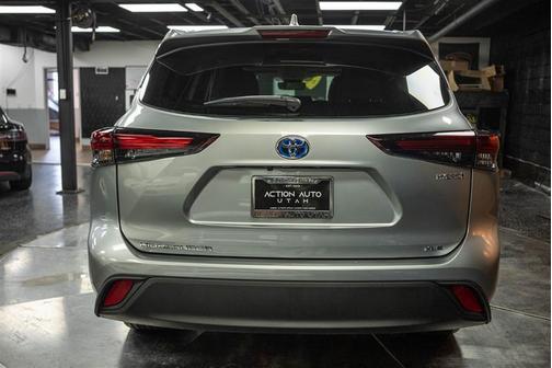 2024 Toyota Highlander Hybrid XLE