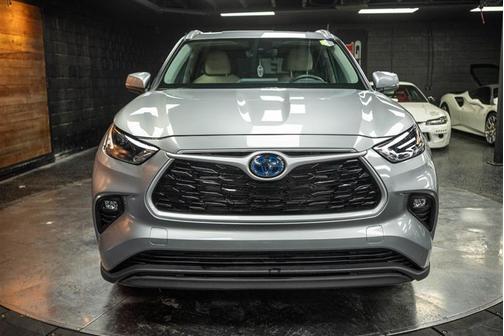 2024 Toyota Highlander Hybrid XLE