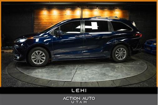 2021 Toyota Sienna XLE