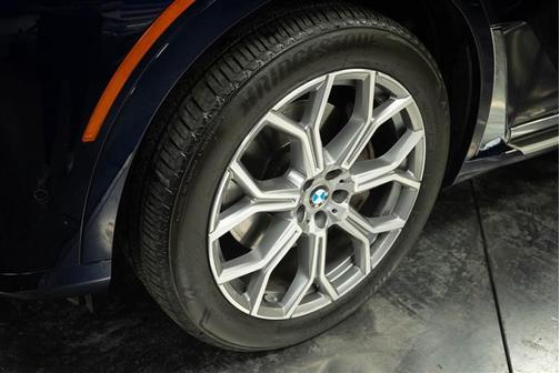 Blue 2021 BMW X7 xDrive40i