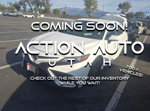 White 2024 Toyota Camry SE