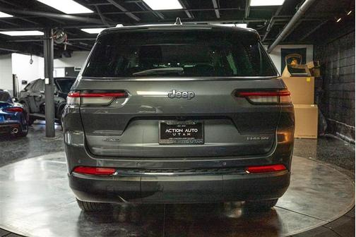 2023 Jeep Grand Cherokee L Laredo