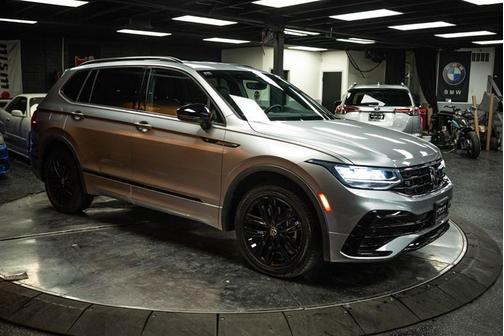 2022 Volkswagen Tiguan 2.0T SE R-Line Black