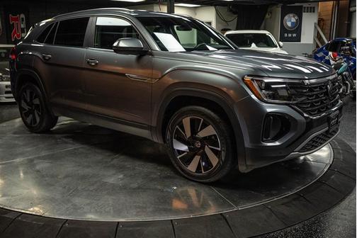 2024 Volkswagen Atlas Cross Sport 2.0T SE w/Technology