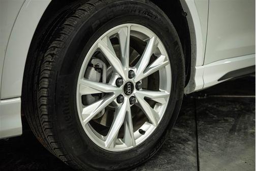 2025 Audi Q3 45 S line Premium