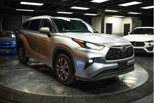 2022 Toyota Highlander Hybrid XLE