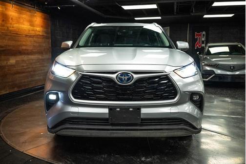 2022 Toyota Highlander Hybrid XLE