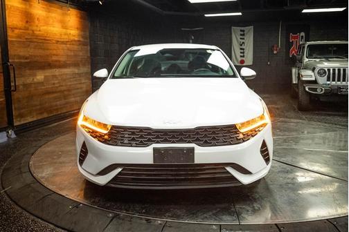 White 2023 Kia K5 LXS