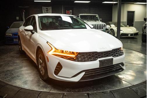 White 2023 Kia K5 LXS