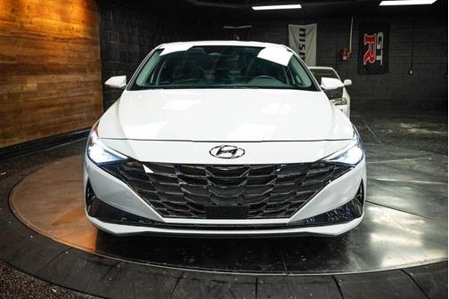 2022 Hyundai ELANTRA HEV Limited