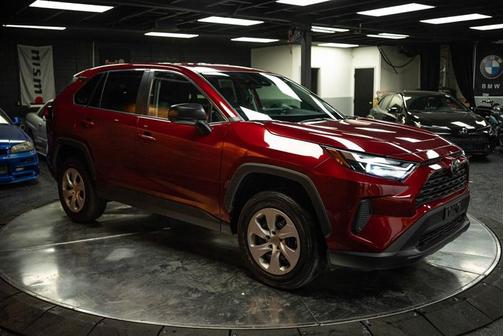 2024 Toyota RAV4 LE