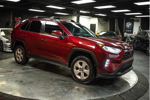 2021 Toyota RAV4 Hybrid XLE