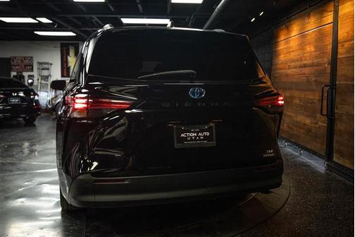 Black 2021 Toyota Sienna XLE
