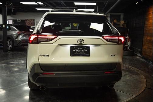 White 2019 Toyota RAV4 XLE