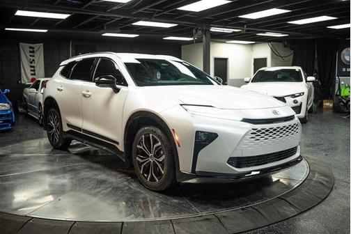 2025 Toyota Crown Signia XLE