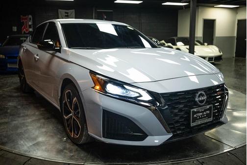 Gray Sky Pearl 2025 Nissan Altima SR