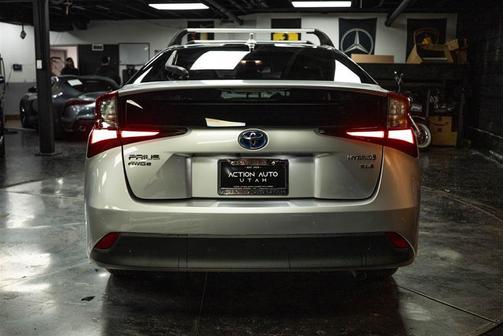 2021 Toyota Prius XLE