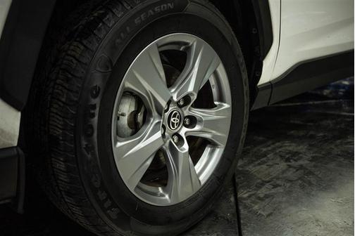 2022 Toyota RAV4 Hybrid LE