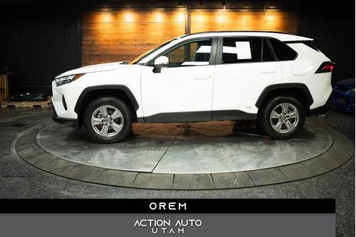 2022 Toyota RAV4 Hybrid LE