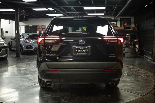 Black 2022 Toyota RAV4 Hybrid XLE