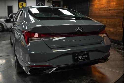 2021 Hyundai ELANTRA Limited