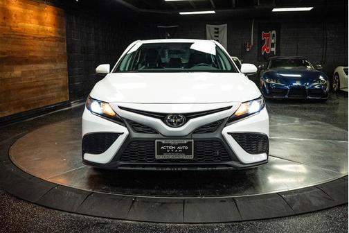 2024 Toyota Camry SE