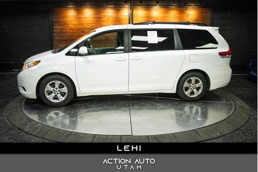 2014 Toyota Sienna LE