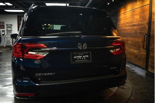 Blue 2024 Honda Odyssey Elite